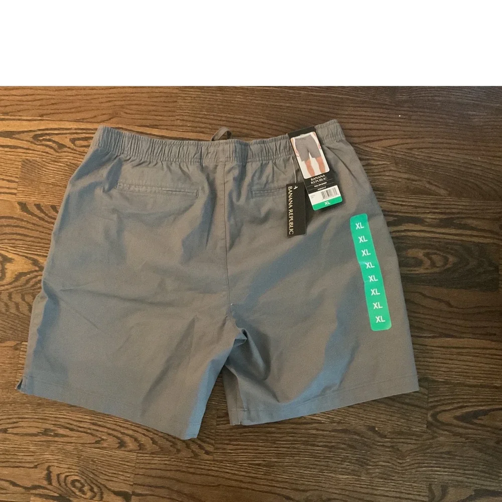 Banana Republic Mens Pull-On Shorts Grey Elastic Waist Drawstring XL New